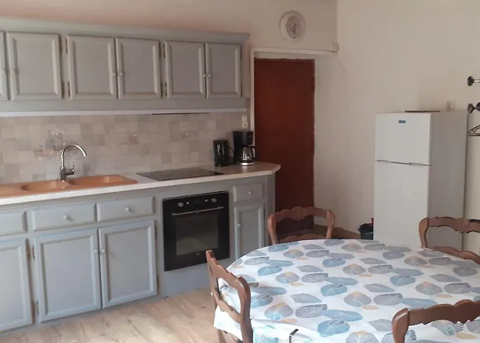 Дом отдыха Maison Avec Jardin *