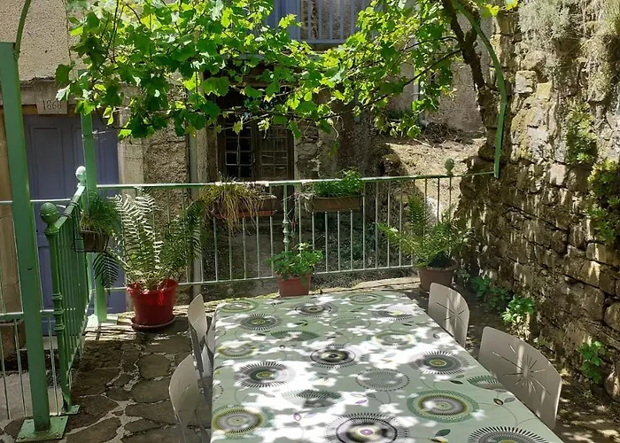 Дом отдыха Maison Avec Jardin